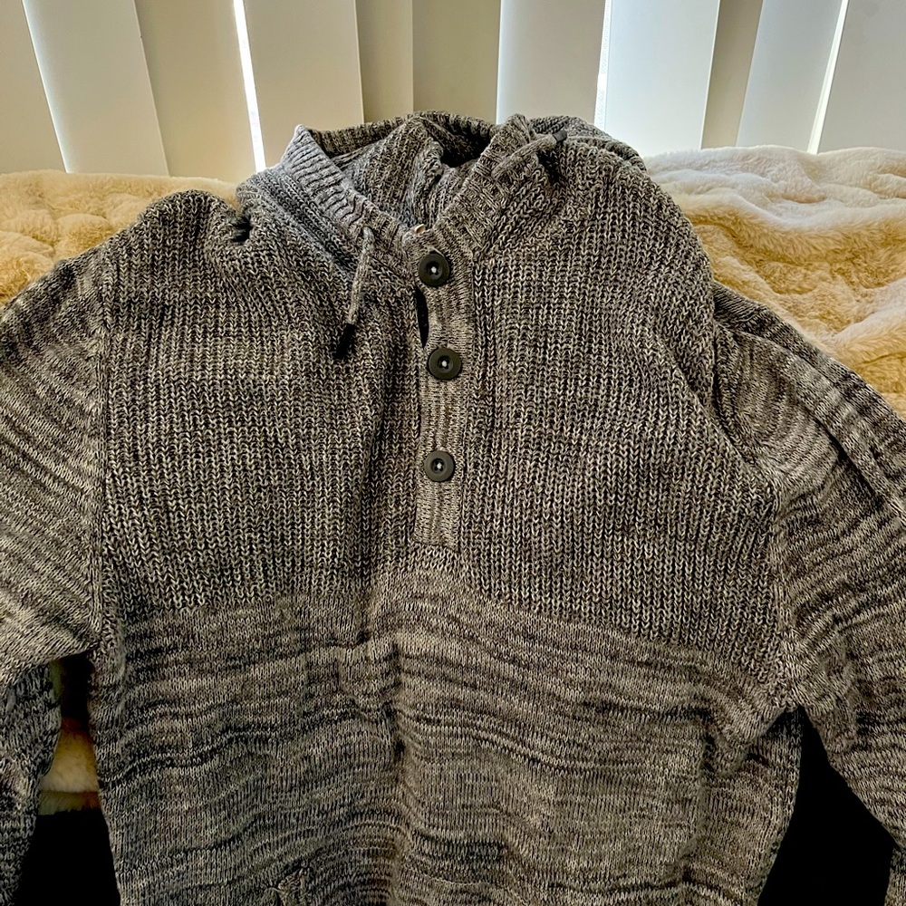Mens XL “Birch Black” new hooded sweater 3 button woven top. Never worn